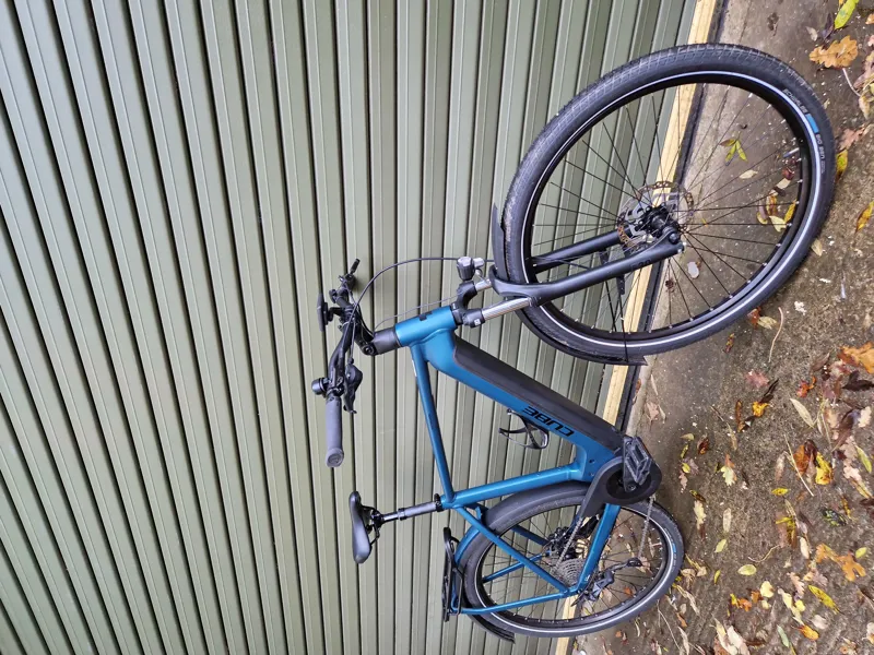 Ex-Hire Cube Kathmandu Hybrid One 625 - Electric Hybrid Bike - Blue/Black-1